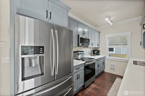 6829 S Thompson Avenue Tacoma WA 98408