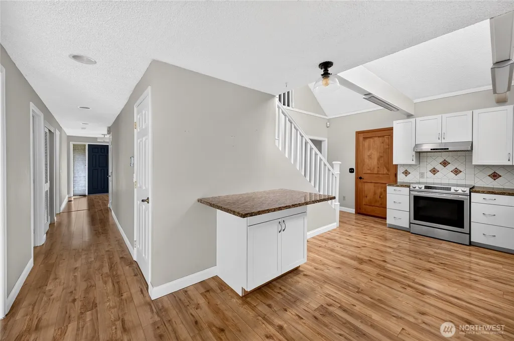 6502 Avondale Road SW Lakewood WA 98499