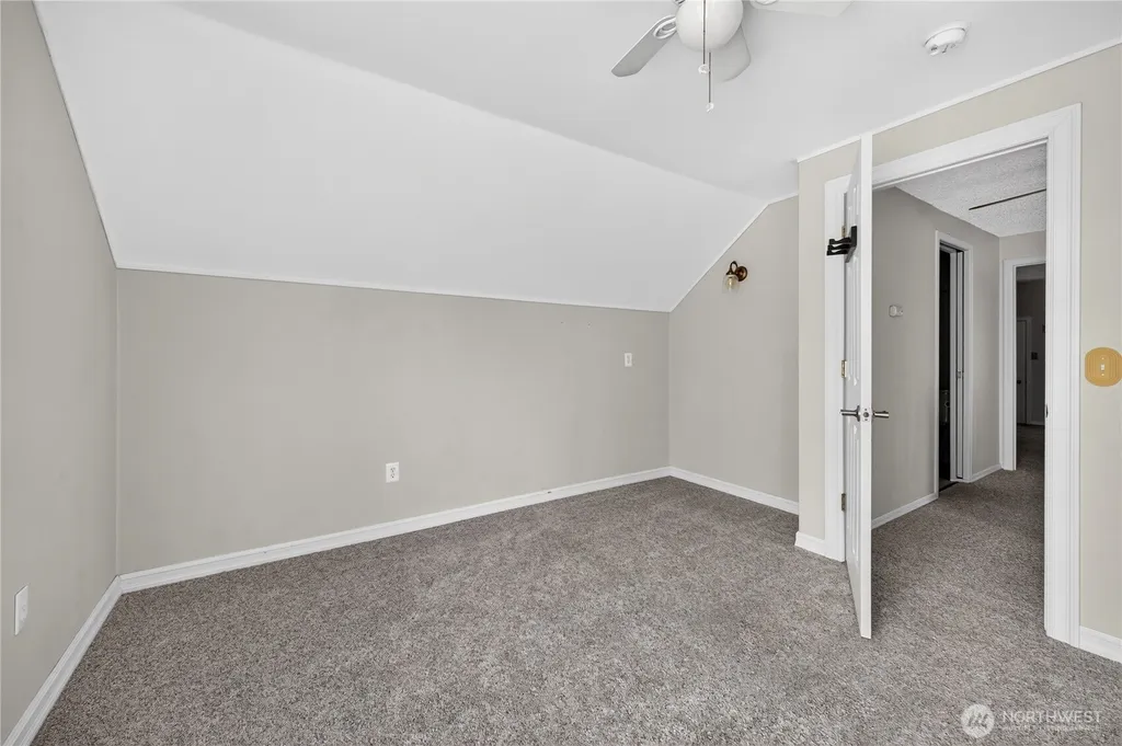 6502 Avondale Road SW Lakewood WA 98499