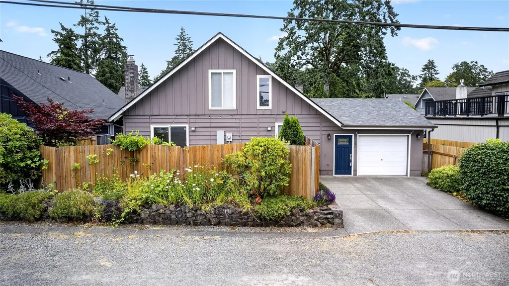 6502 Avondale Road SW Lakewood WA 98499