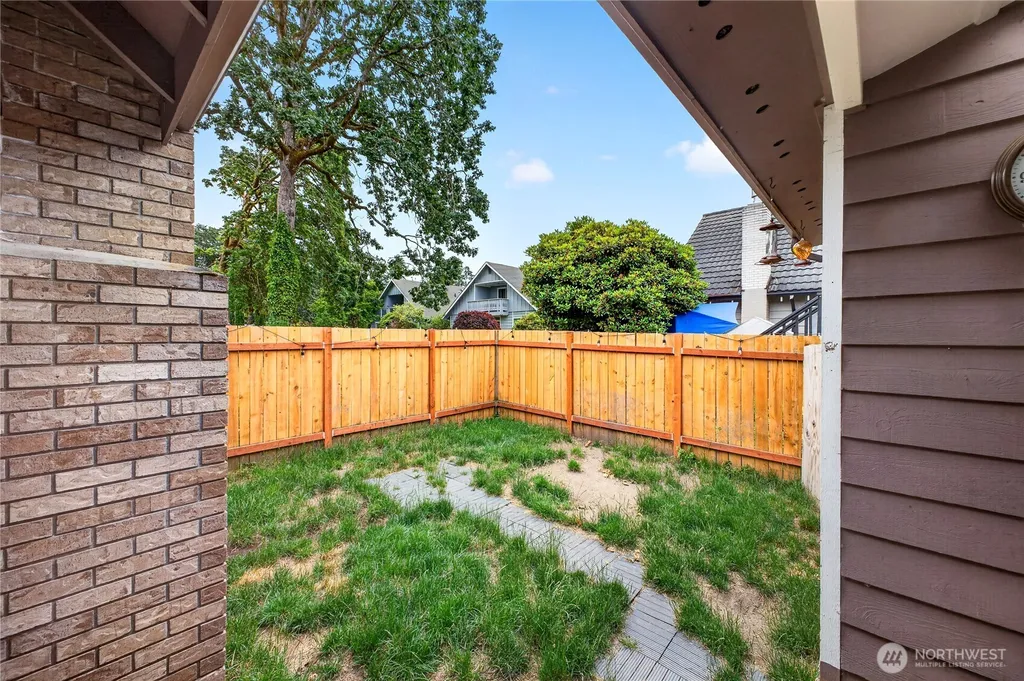 6502 Avondale Road SW Lakewood WA 98499