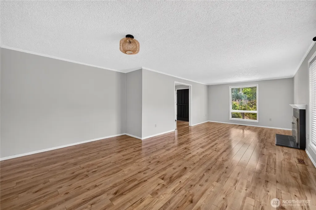 6502 Avondale Road SW Lakewood WA 98499