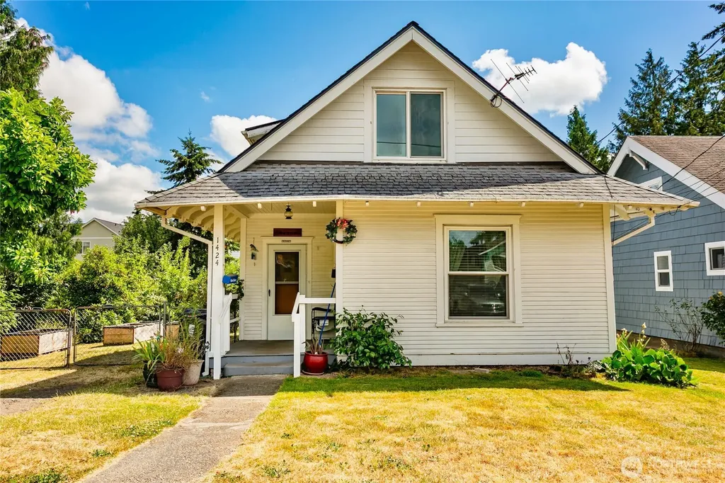 1424 S 45th Street Tacoma WA 98418