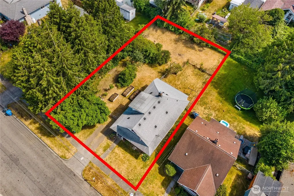 1424 S 45th Street Tacoma WA 98418
