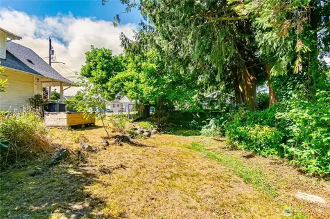 1424 S 45th Street Tacoma WA 98418