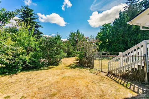 1424 S 45th Street Tacoma WA 98418