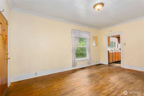 1424 S 45th Street Tacoma WA 98418