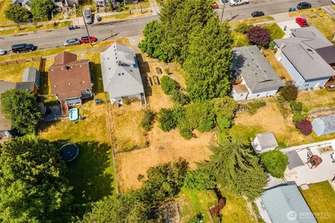1424 S 45th Street Tacoma WA 98418