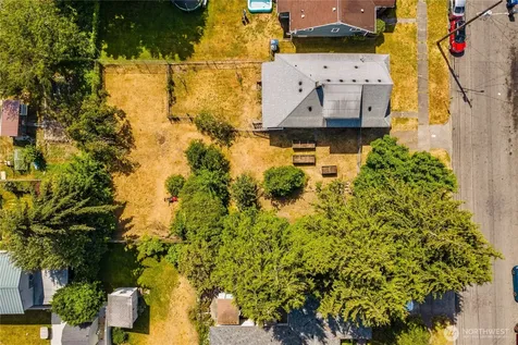 1424 S 45th Street Tacoma WA 98418