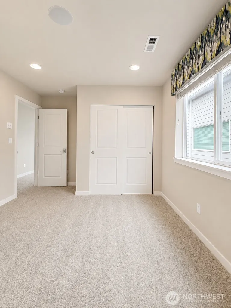3827 192nd Pl SE Bothell WA 98012