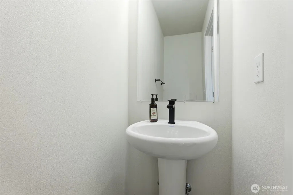 6214 Knoble Road E Spanaway WA 98387