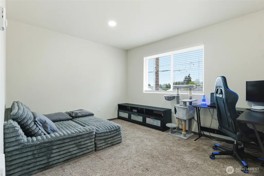 6214 Knoble Road E Spanaway WA 98387