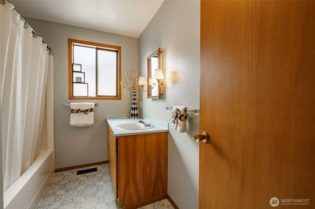 1202 Telegraph Road Bellingham WA 98226