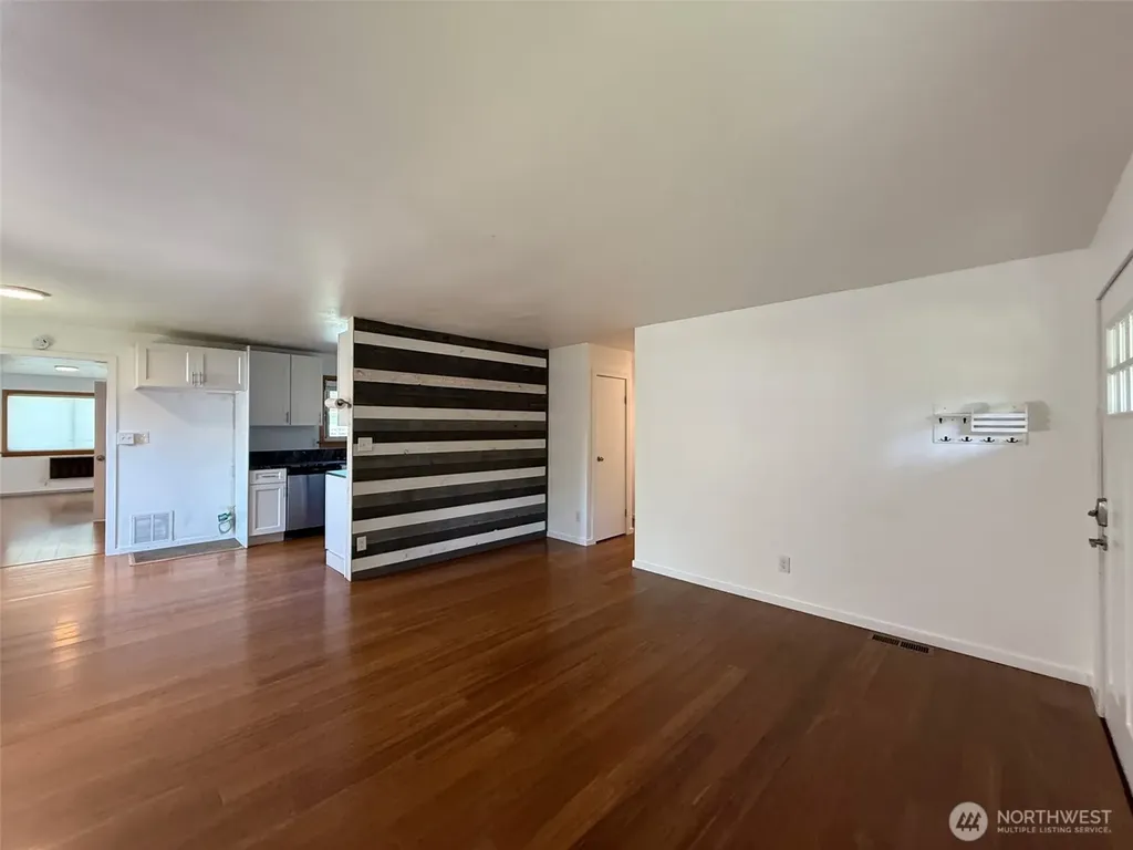 424 SW 3rd Street College Place WA 99324