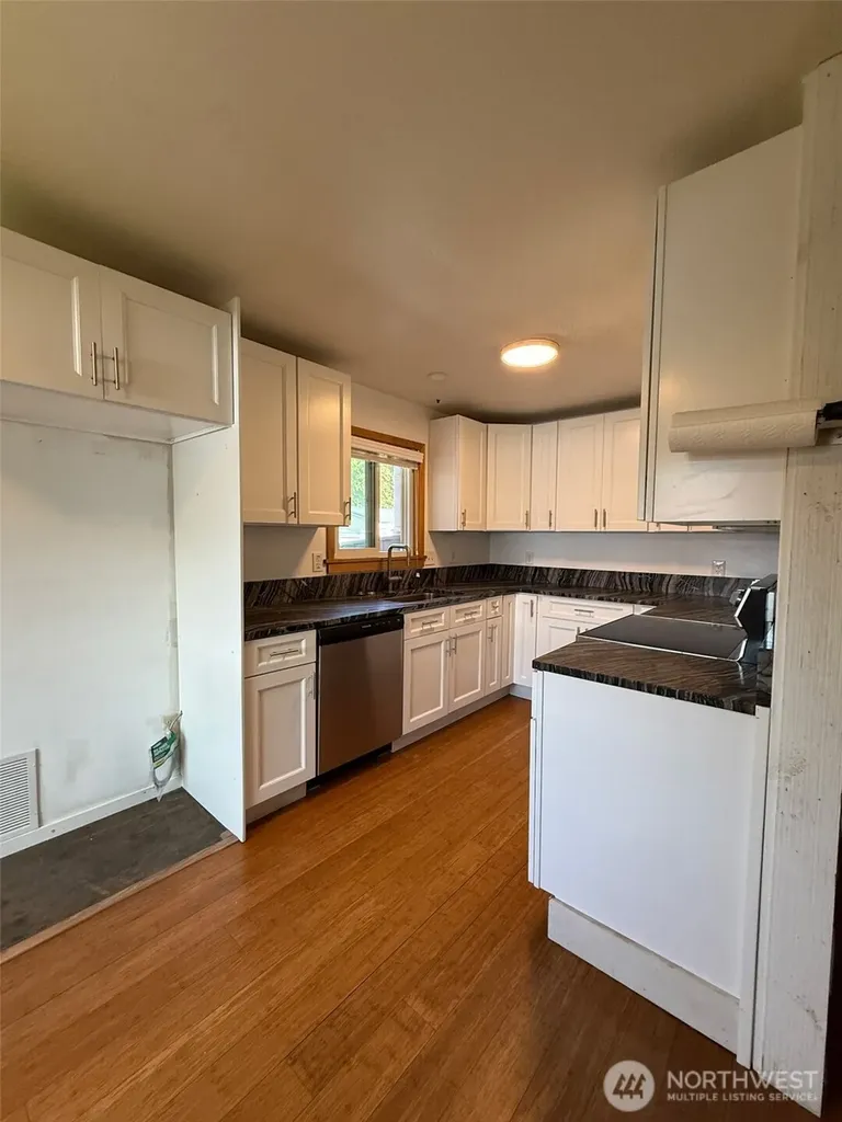 424 SW 3rd Street College Place WA 99324