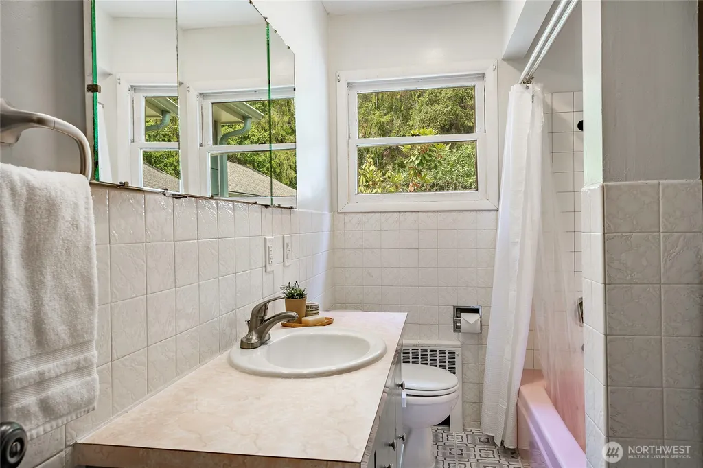203 N 34th Street Bellingham WA 98225