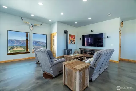 66 Sugrloaf Road Brewster WA 98812