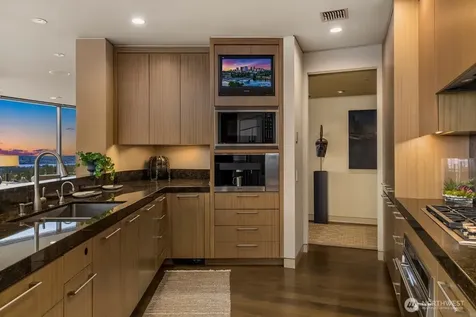 650 Bellevue Way NE Bellevue WA 98004