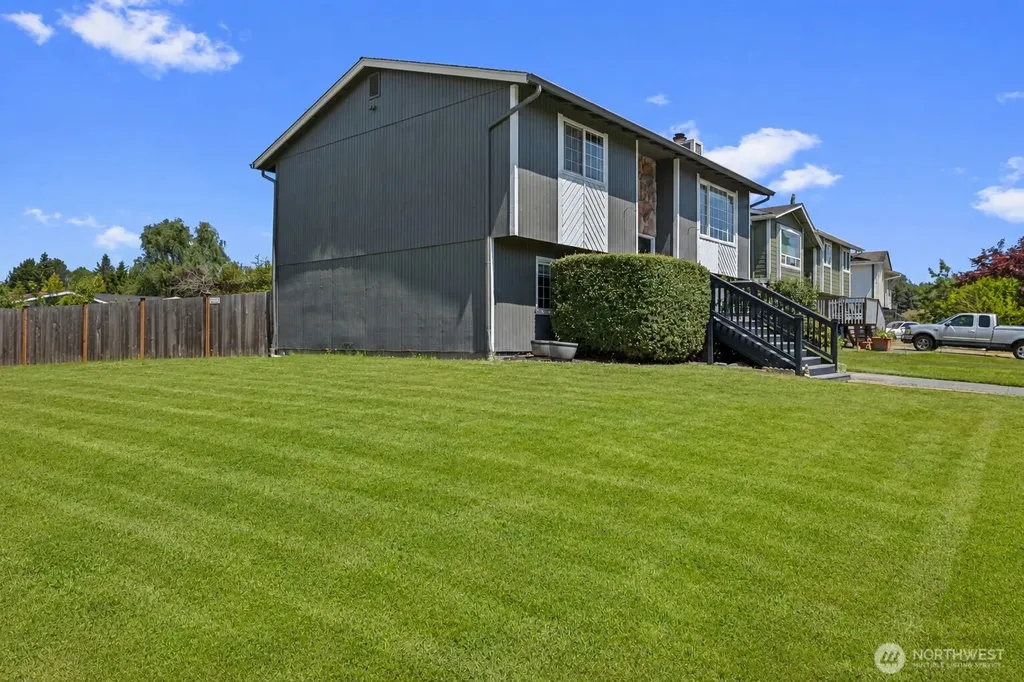 6423 61st Street NE Marysville WA 98270