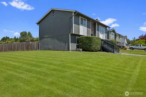 6423 61st Street NE Marysville WA 98270