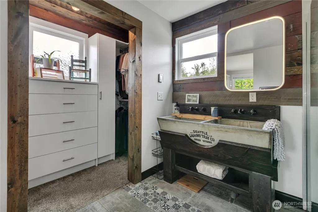 406 1st Avenue E Pacific WA 98047