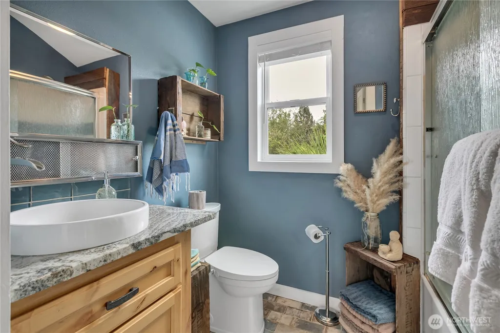 406 1st Avenue E Pacific WA 98047