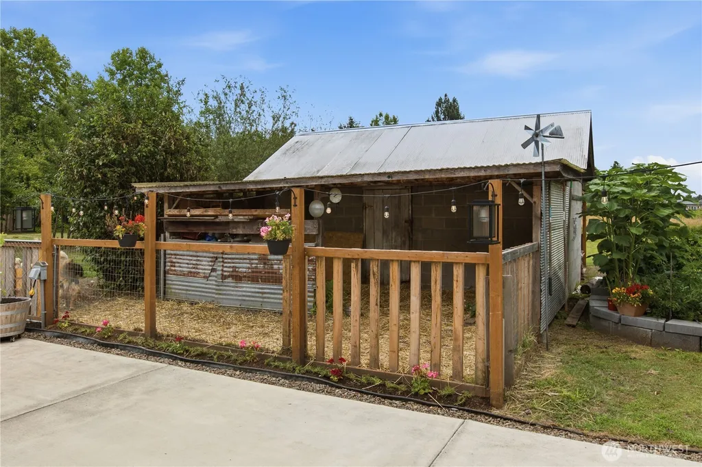 406 1st Avenue E Pacific WA 98047