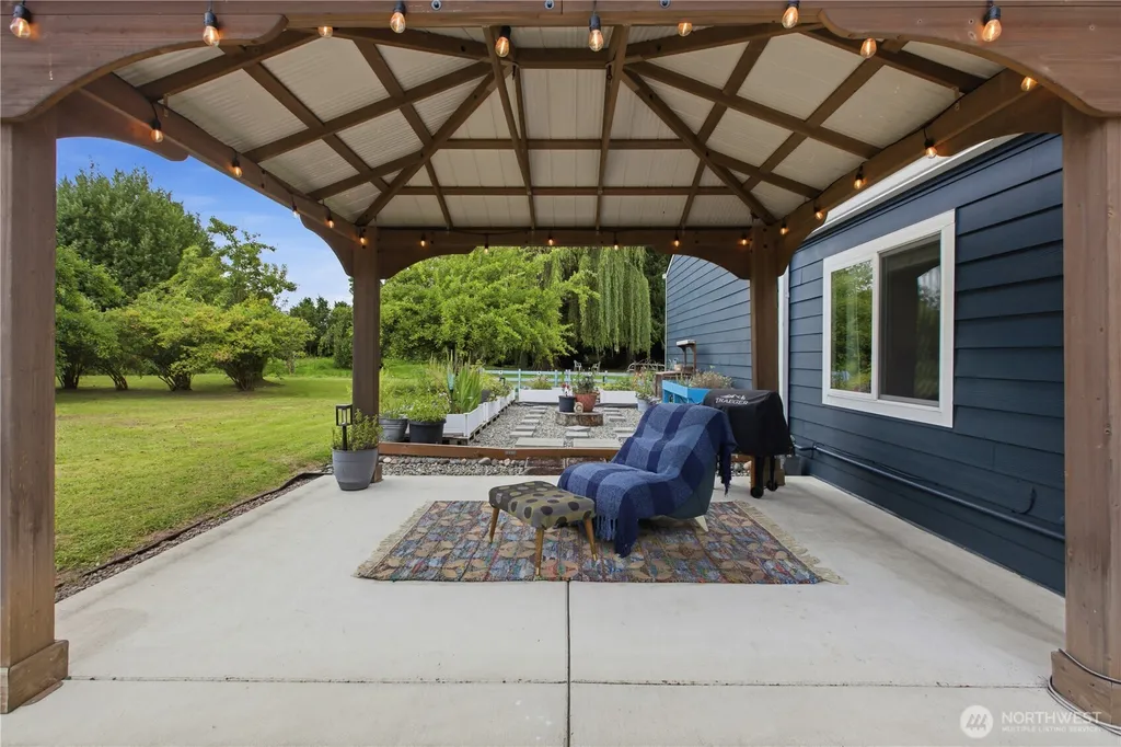 406 1st Avenue E Pacific WA 98047