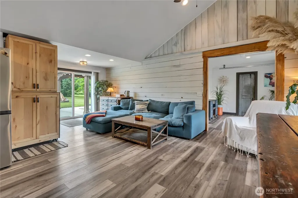 406 1st Avenue E Pacific WA 98047
