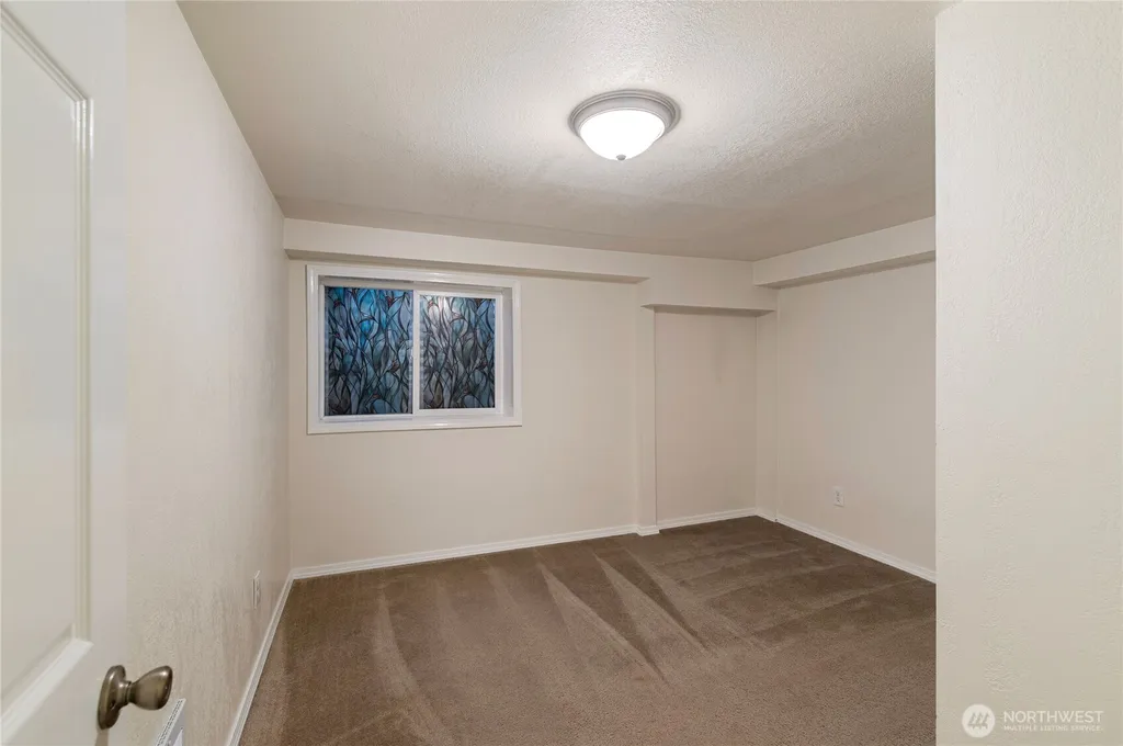 1906 14th Street Bremerton WA 98337