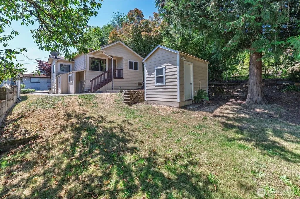 1906 14th Street Bremerton WA 98337