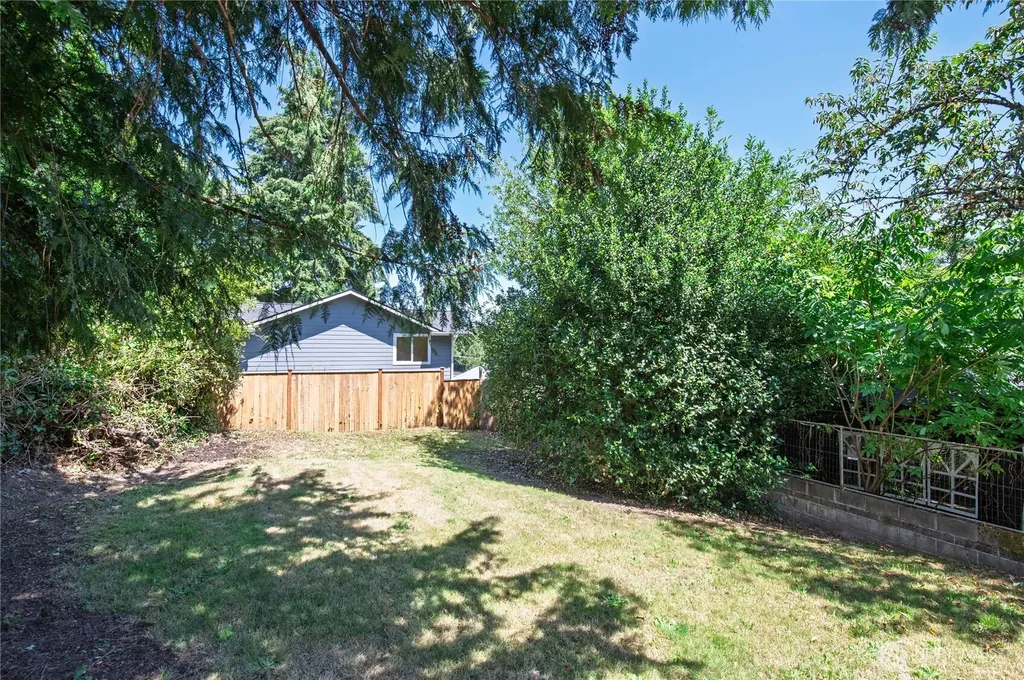 1906 14th Street Bremerton WA 98337