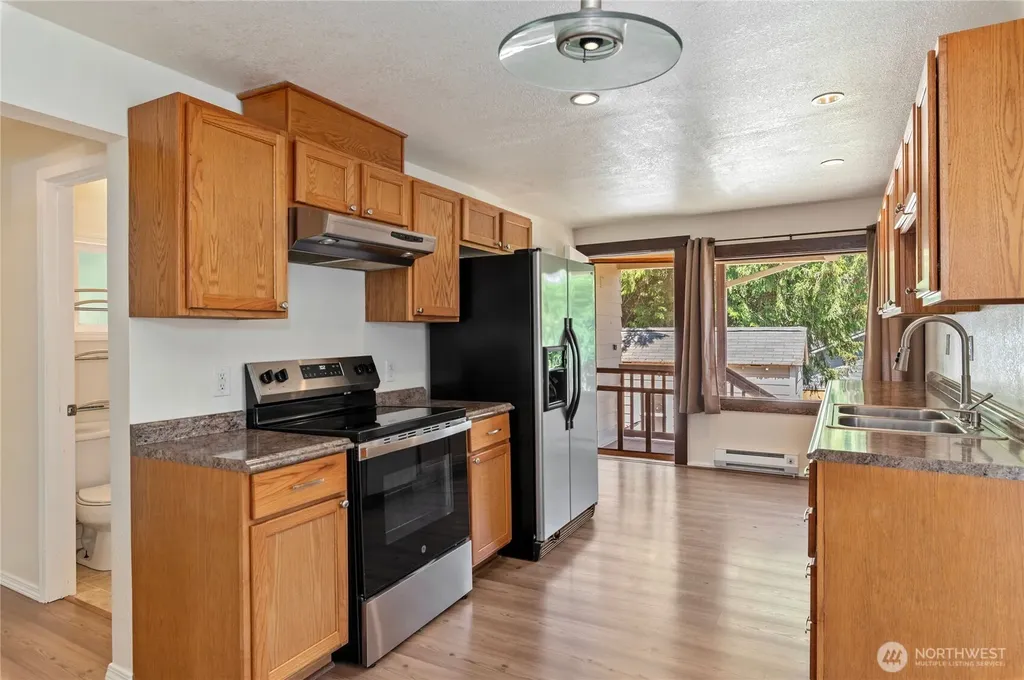 1906 14th Street Bremerton WA 98337