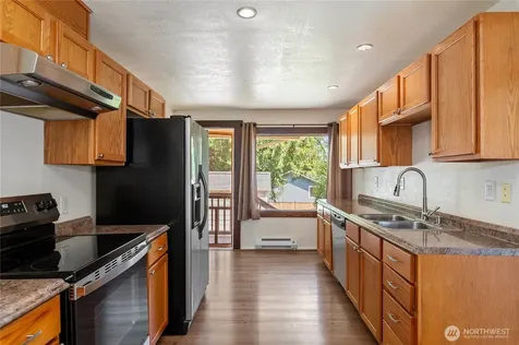 1906 14th Street Bremerton WA 98337