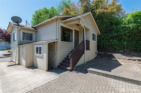 1906 14th Street Bremerton WA 98337