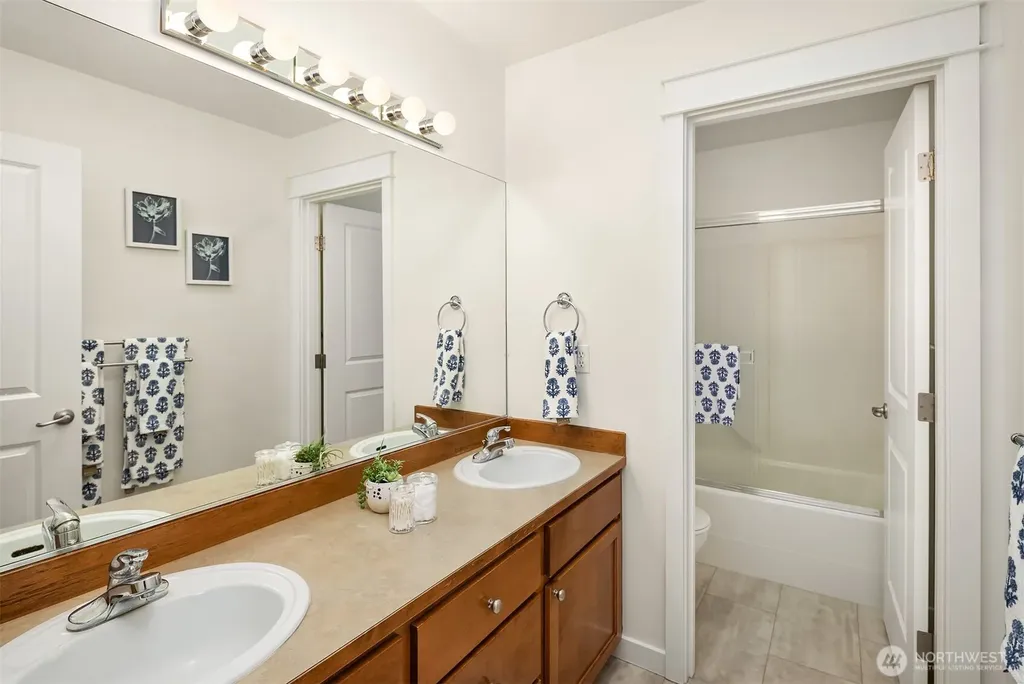 1315 Redmond Place NE Renton WA 98056
