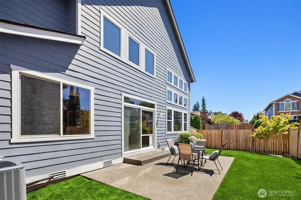 1315 Redmond Place NE Renton WA 98056