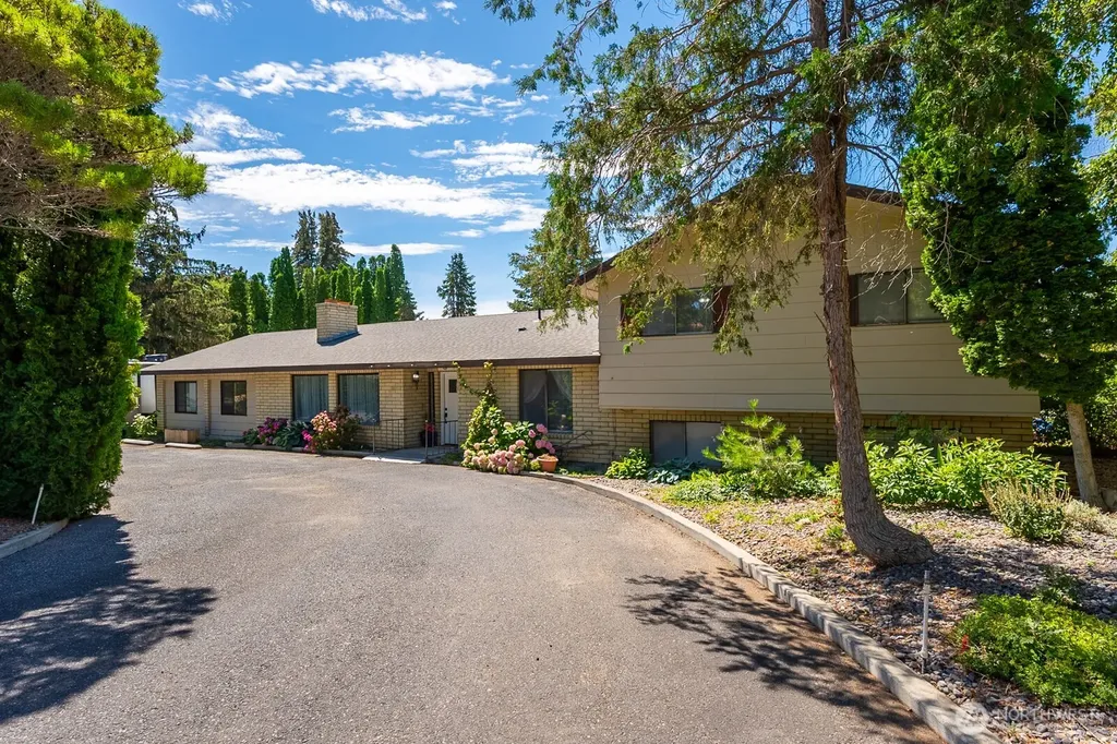 5255 NW Painted Hills Drive Ephrata WA 98823