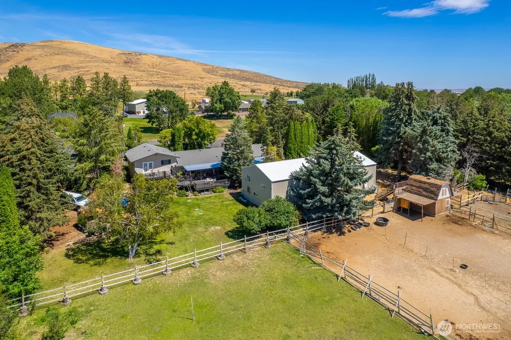 5255 NW Painted Hills Drive Ephrata WA 98823