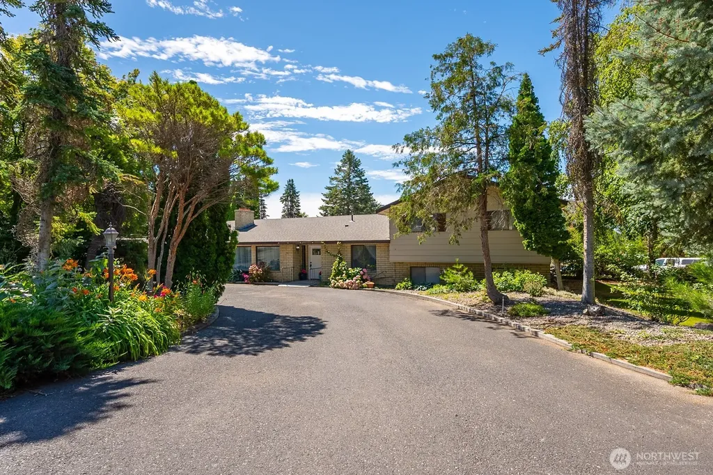 5255 NW Painted Hills Drive Ephrata WA 98823