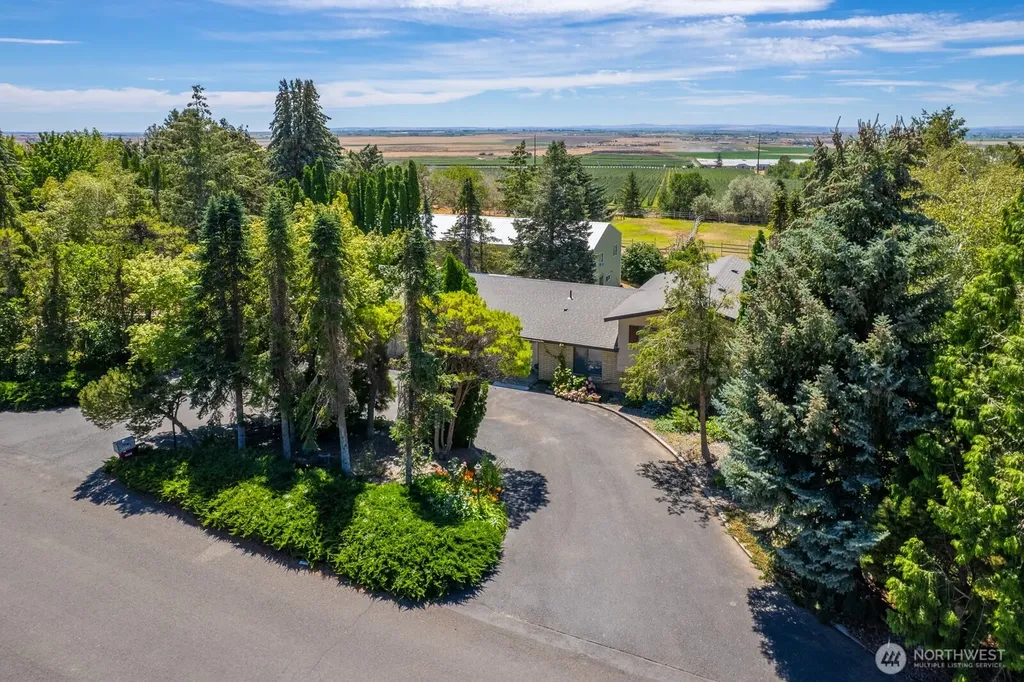 5255 NW Painted Hills Drive Ephrata WA 98823