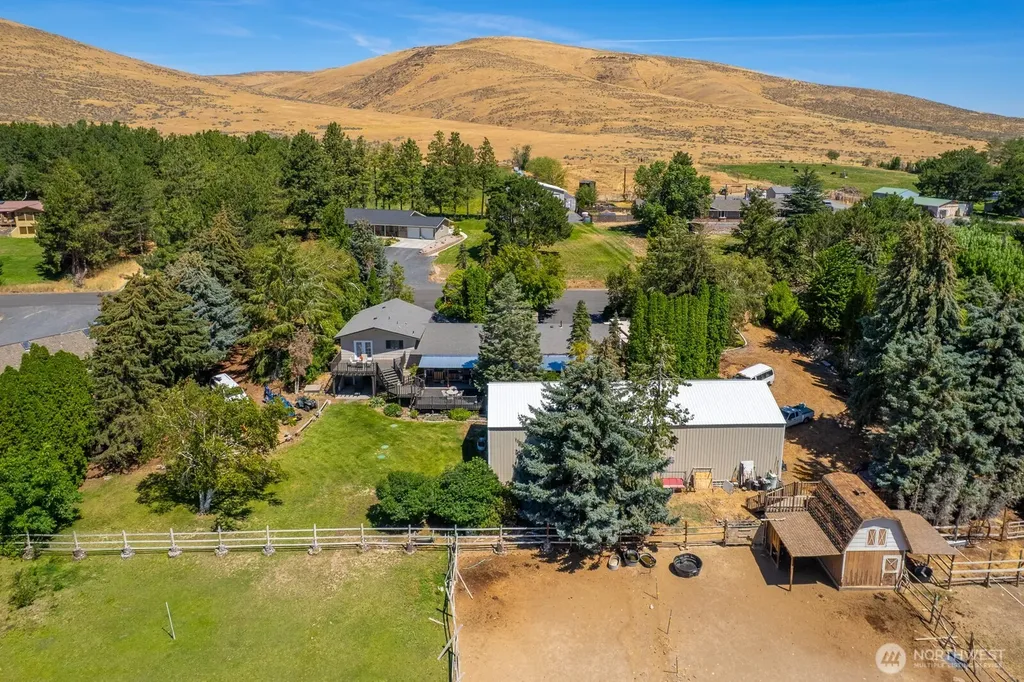 5255 NW Painted Hills Drive Ephrata WA 98823