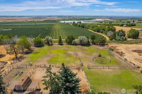 5255 NW Painted Hills Drive Ephrata WA 98823