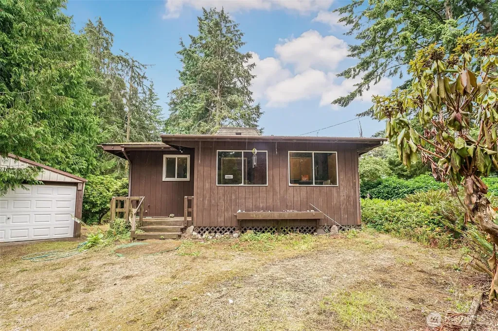 1497 Ridge Drive Camano Island WA 98282