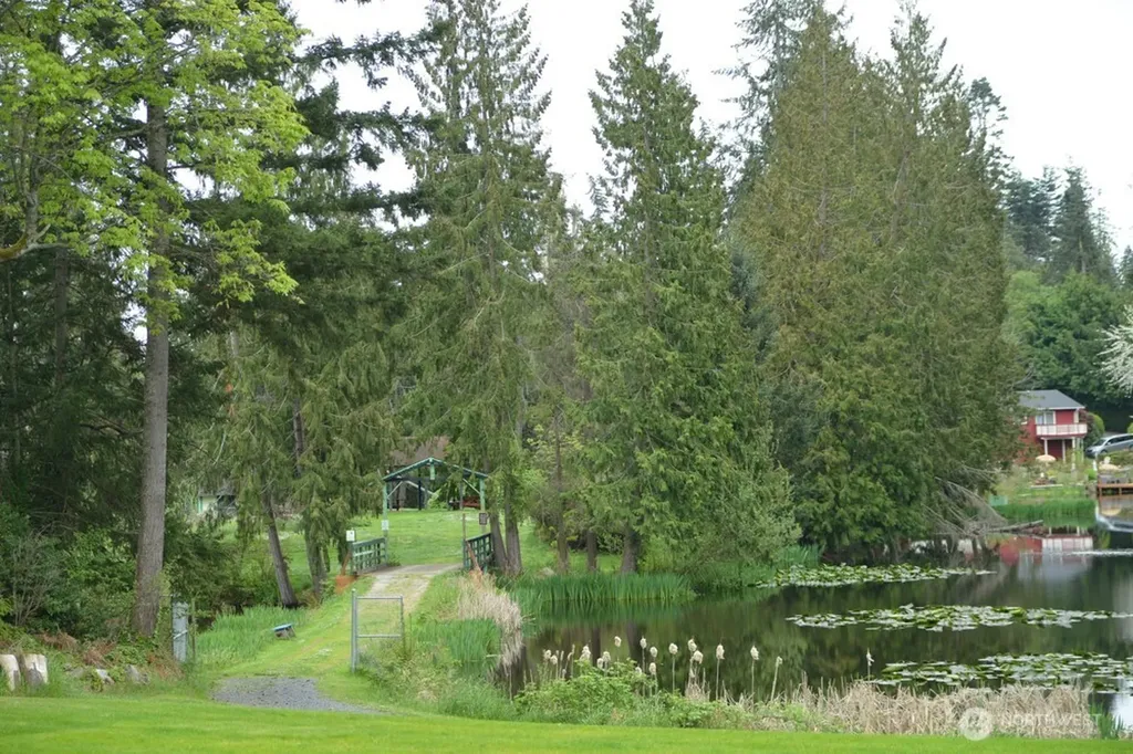 1497 Ridge Drive Camano Island WA 98282