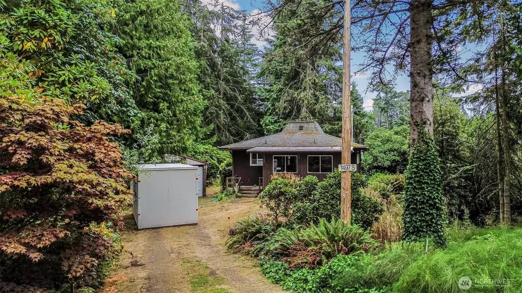 1497 Ridge Drive Camano Island WA 98282