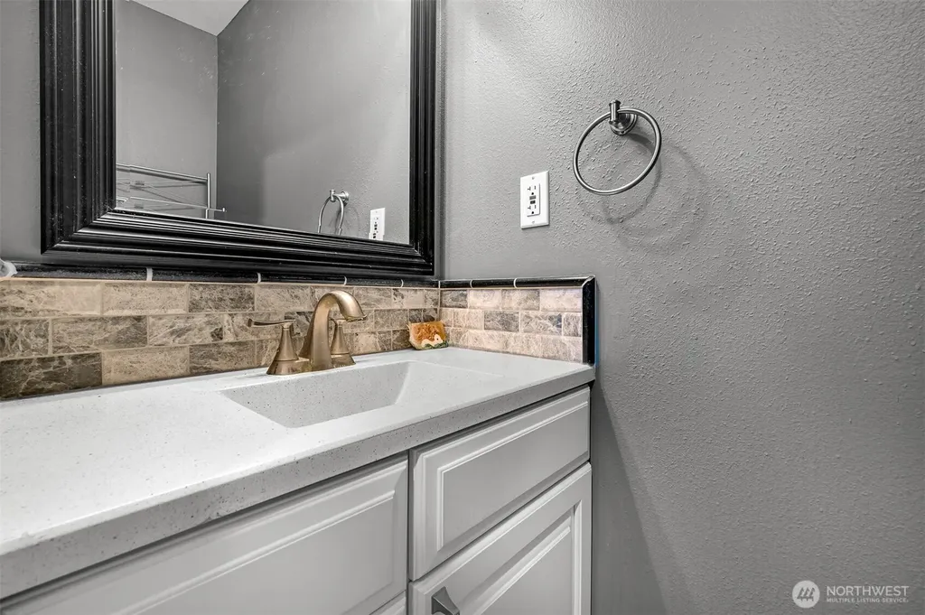 2713 W Maplewood Avenue Bellingham WA 98225