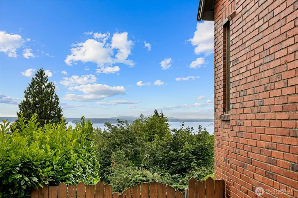 6759 41st Avenue SW Seattle WA 98136