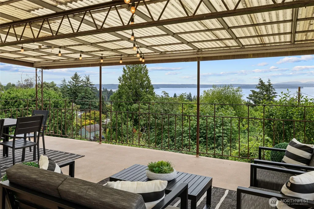 6759 41st Avenue SW Seattle WA 98136
