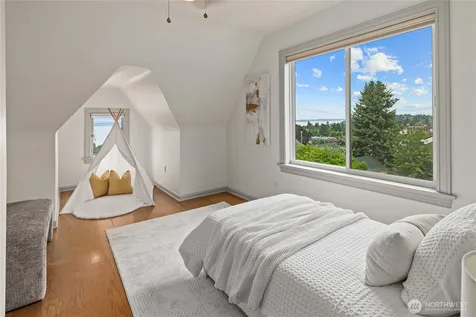 6759 41st Avenue SW Seattle WA 98136